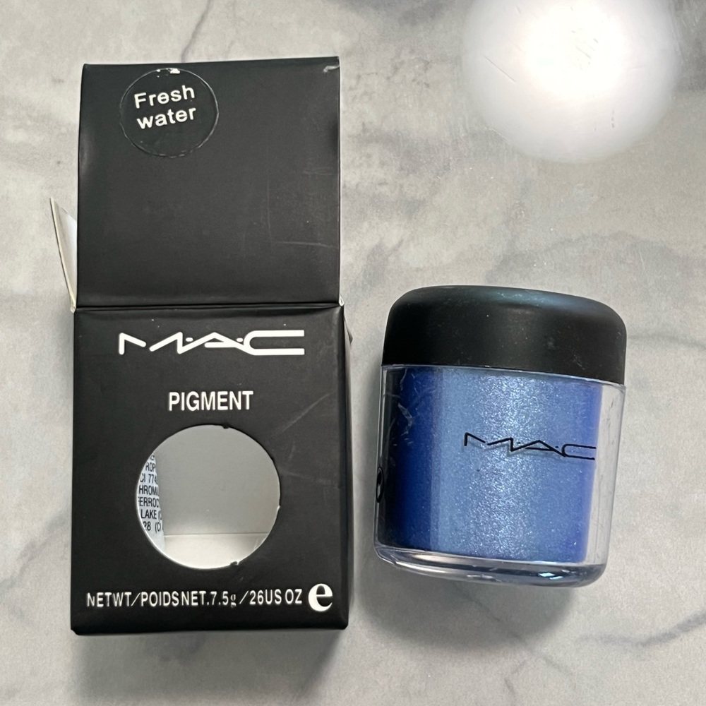 MAC Cosmetics - Fresh Water